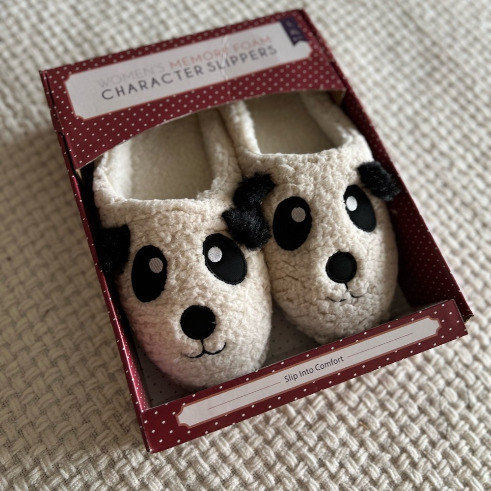 Panda Slippers - Picture 4 of 5